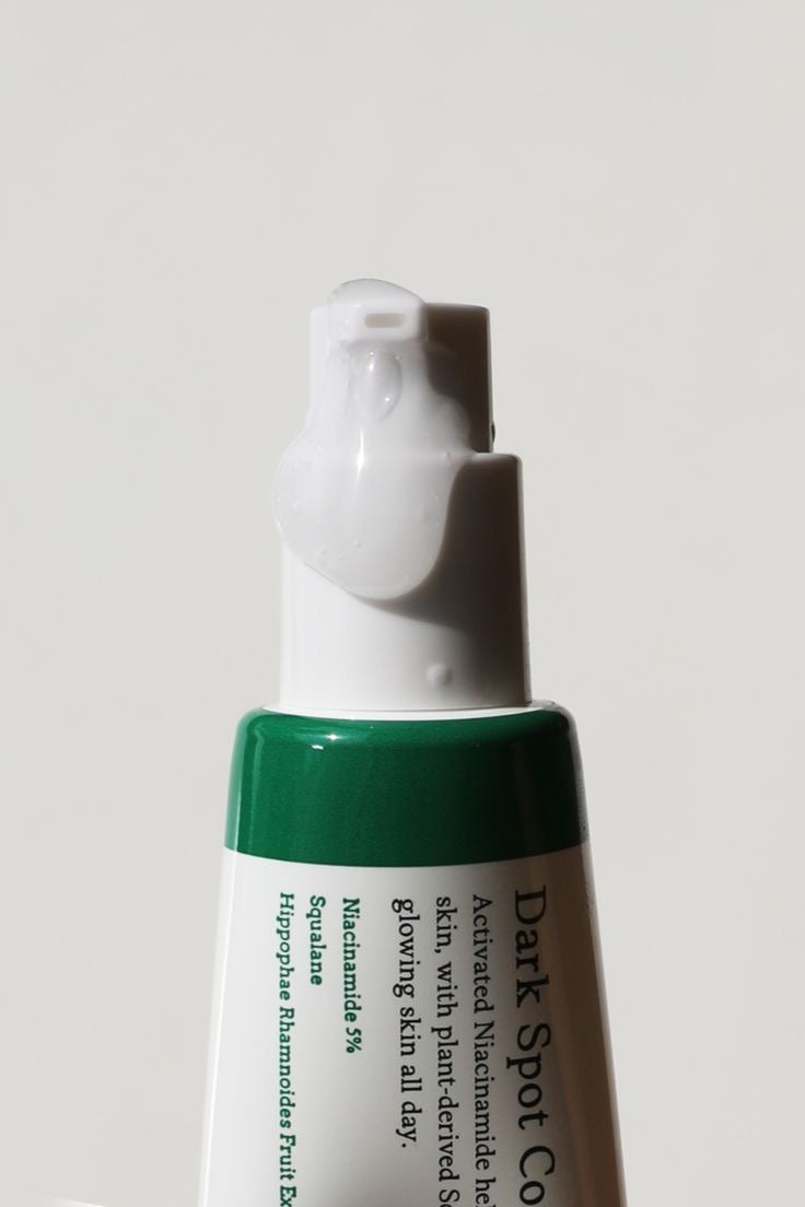 Axis-Y Dark spot correcting glow serum.